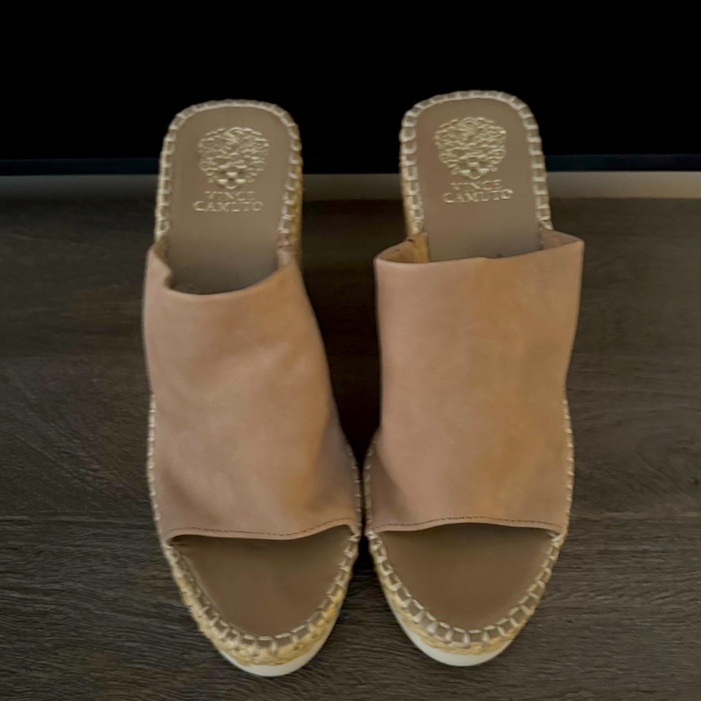 Vince Camuto Brissia wedge heel - size 10